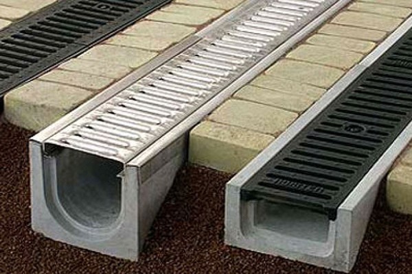 Водосток бетонный 1,0м с оцинкованной решеткой