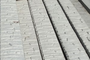 Столб фигурный для еврозабора на 4 плиты